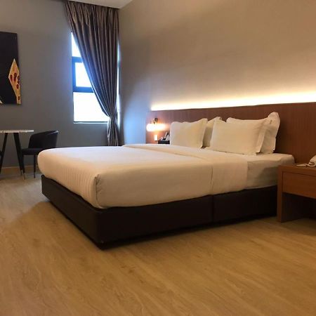 Kluang Riverview Hotel Екстериор снимка