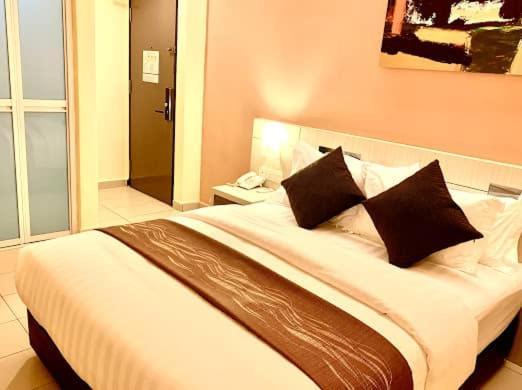 Kluang Riverview Hotel Екстериор снимка